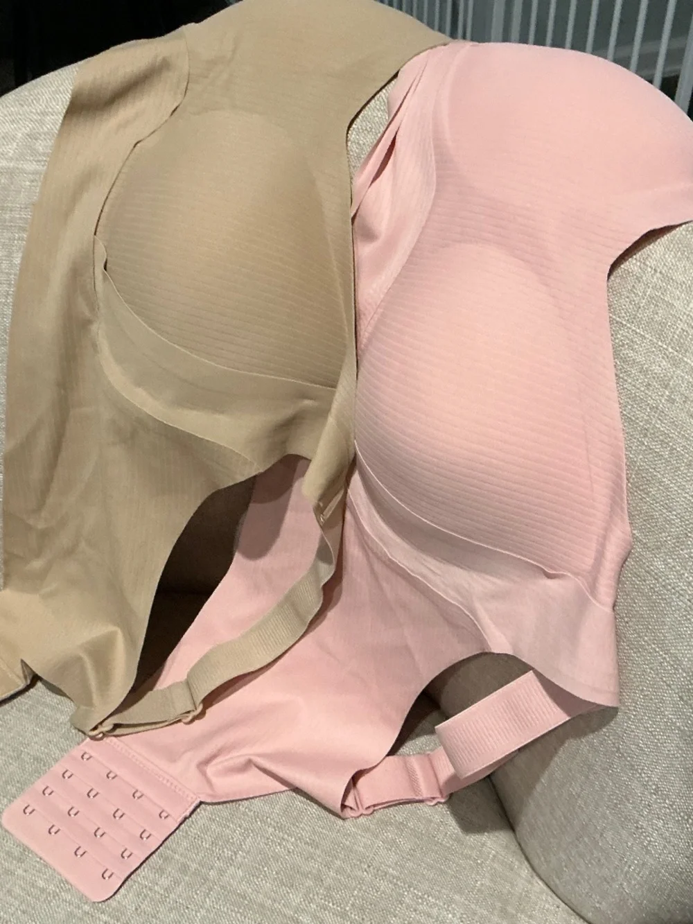Set of 2 Seamless Bras Size XL Nude and Pink
